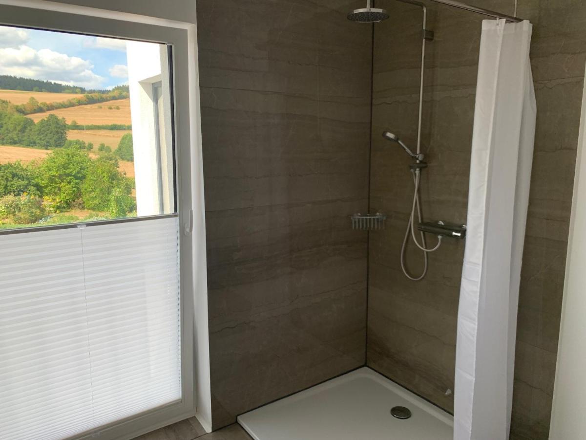 eifel24, neues und modernes Appartement mit Dachterrasse Schwirzheim Exterior foto